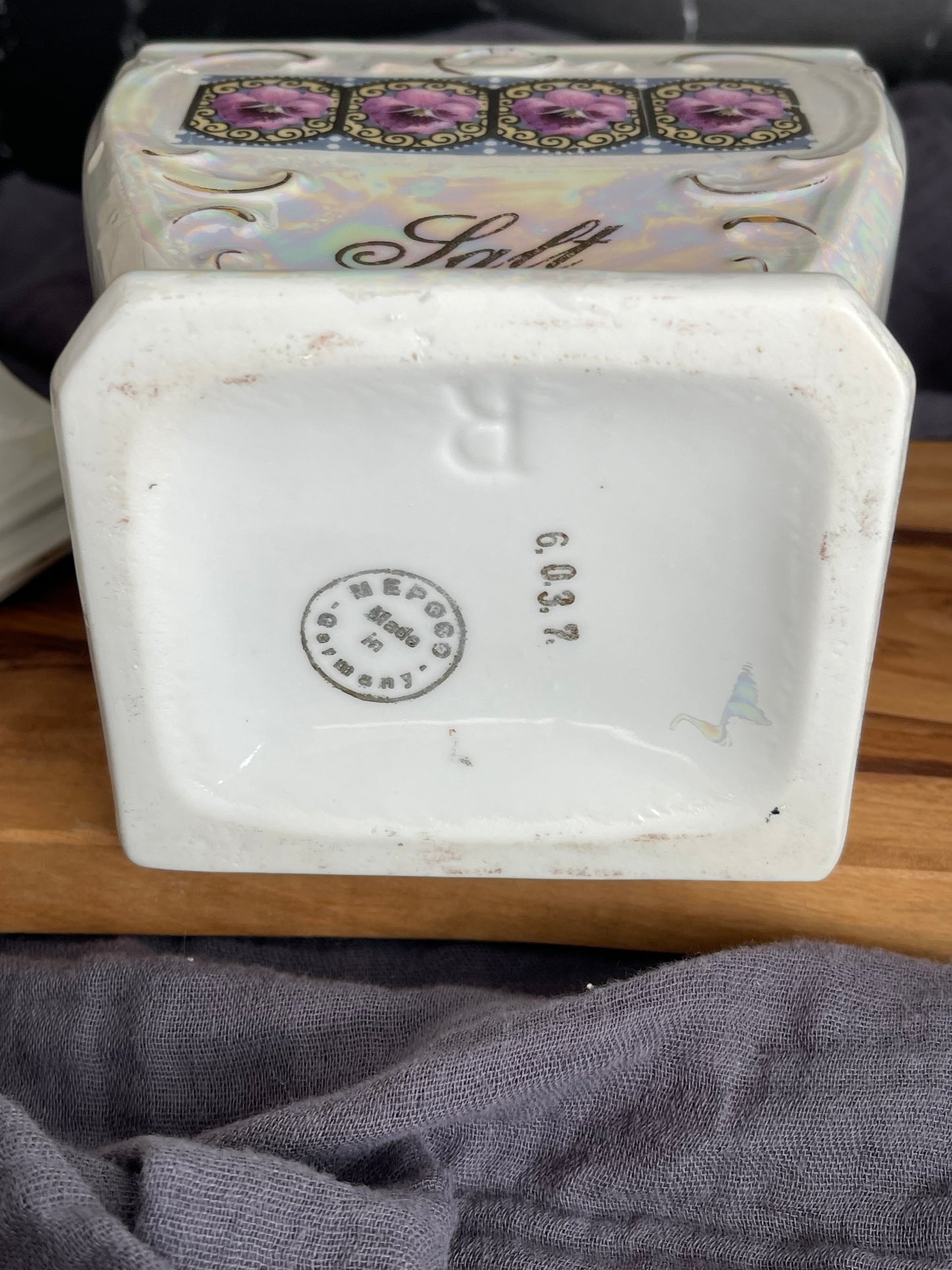 Vintage 30’s Mepoco Ware Lusterware Oatmeal Jar
