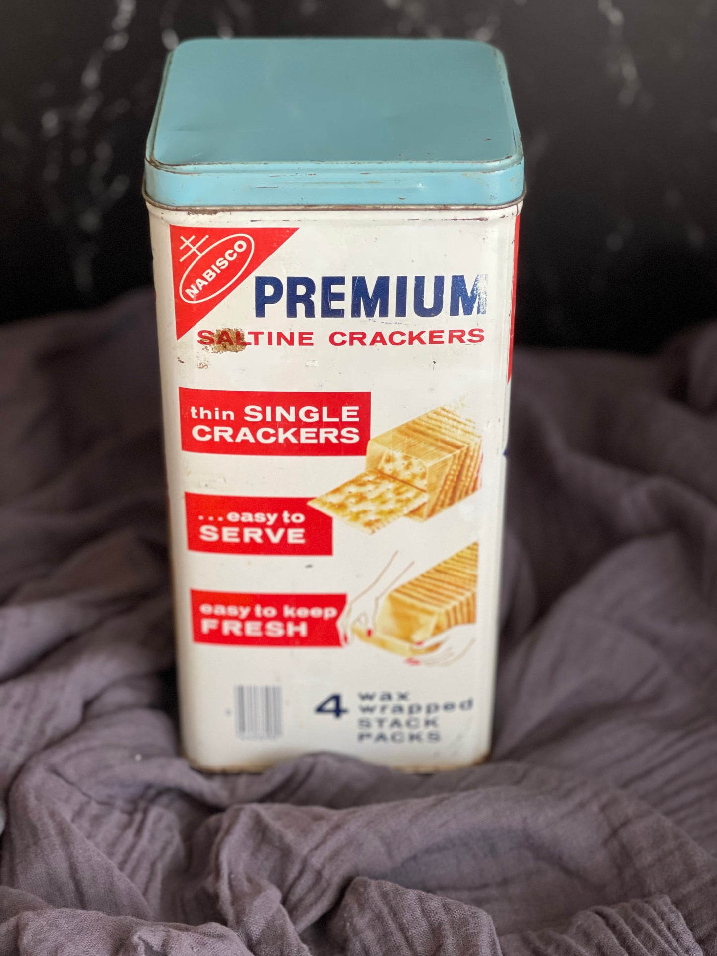 Vintage Nabisco Premium Saltine Cracker Tin Canister 1969 New York 14 Oz