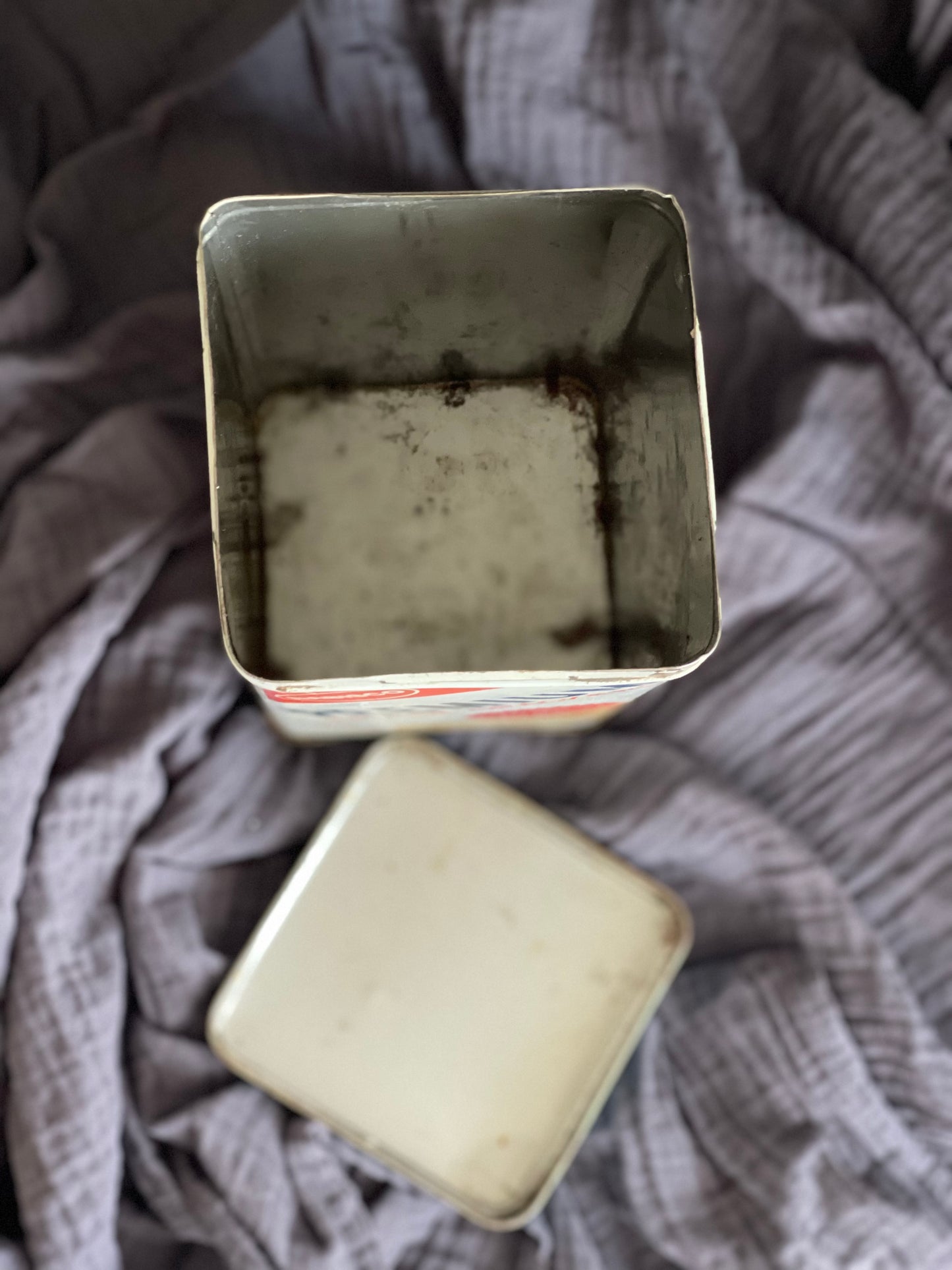 Vintage Nabisco Premium Saltine Cracker Tin Canister 1969 New York 14 Oz