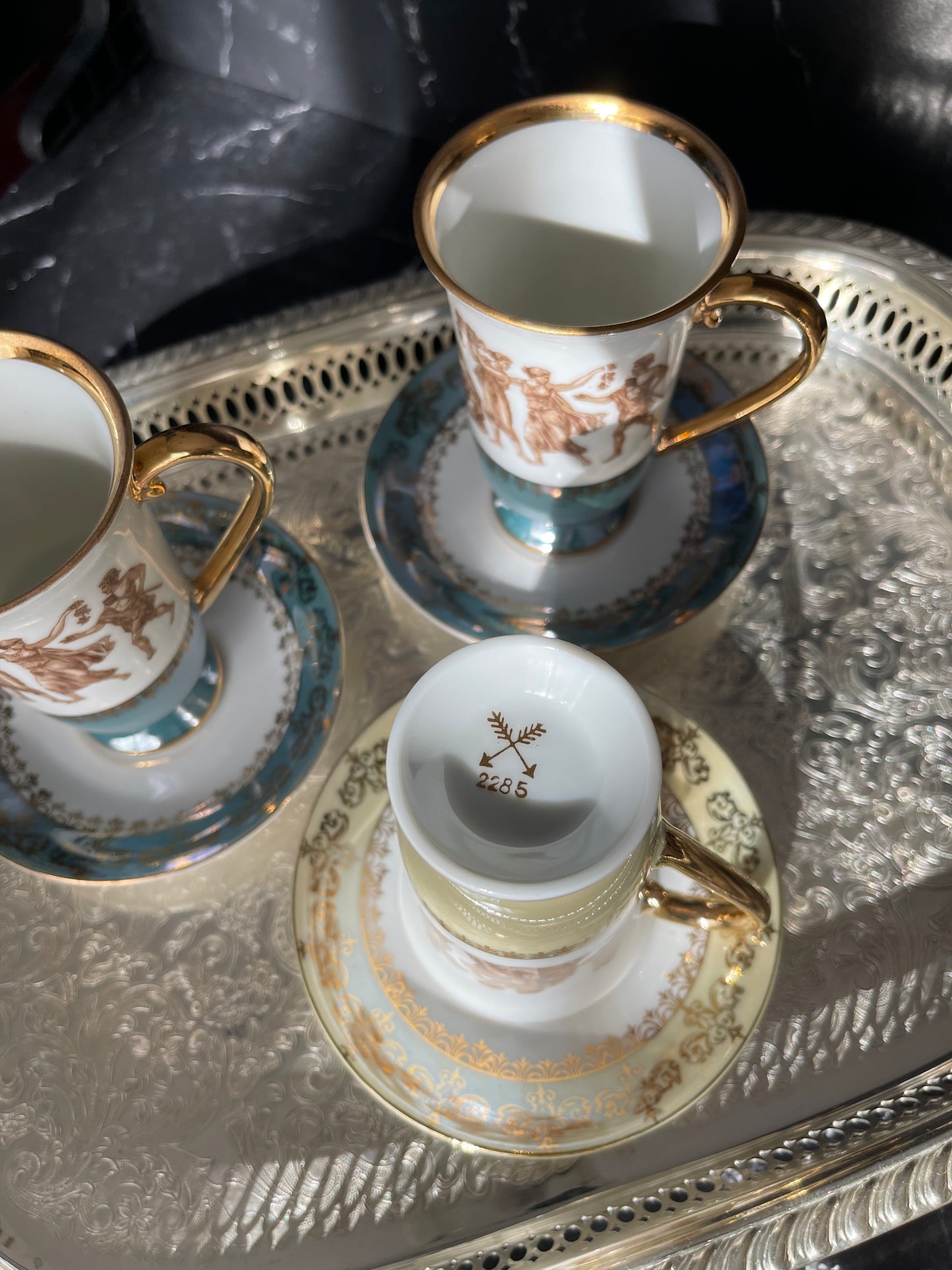 Vintage 1970s Royal Crown Arnart Smug Mugs.