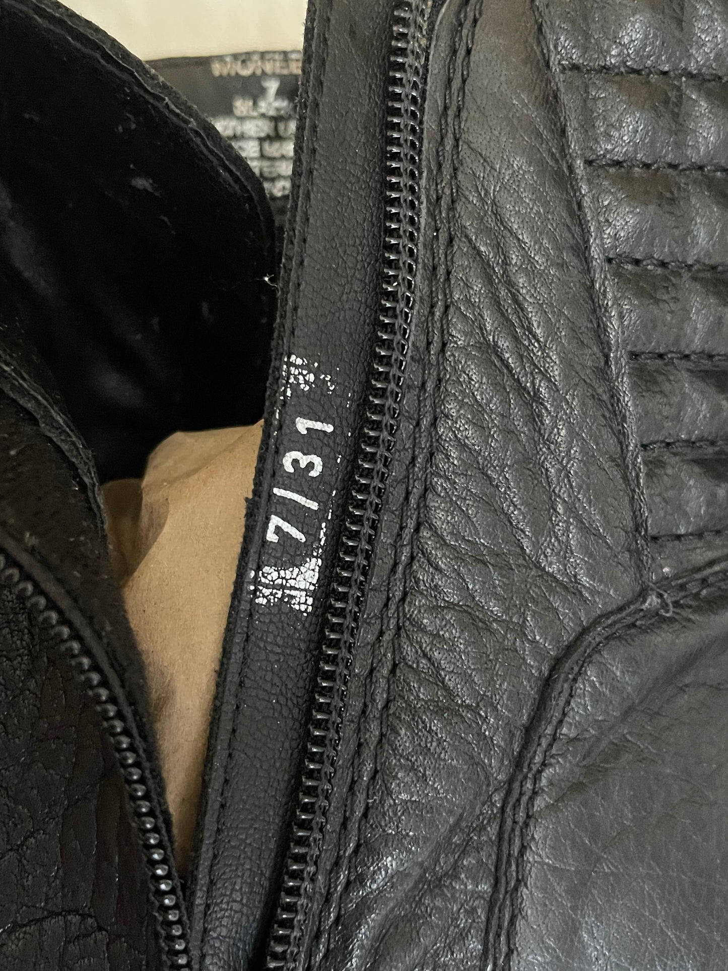 Steve Madden-Brand New Leather Ankle Boots Size 6