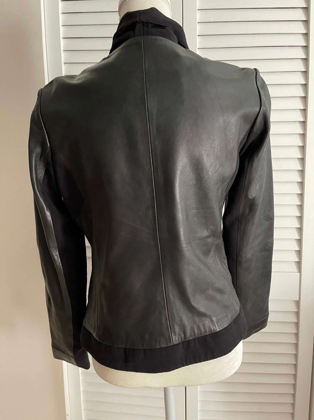 Elie Tahari Black Mixed-Media Leather Sleeve Jacket Size S
