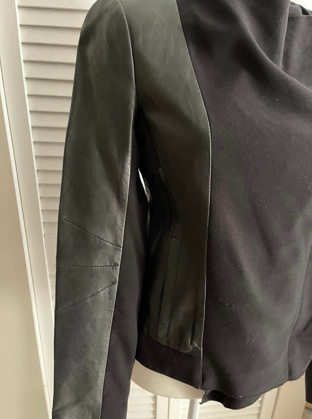 Elie Tahari Black Mixed-Media Leather Sleeve Jacket Size S