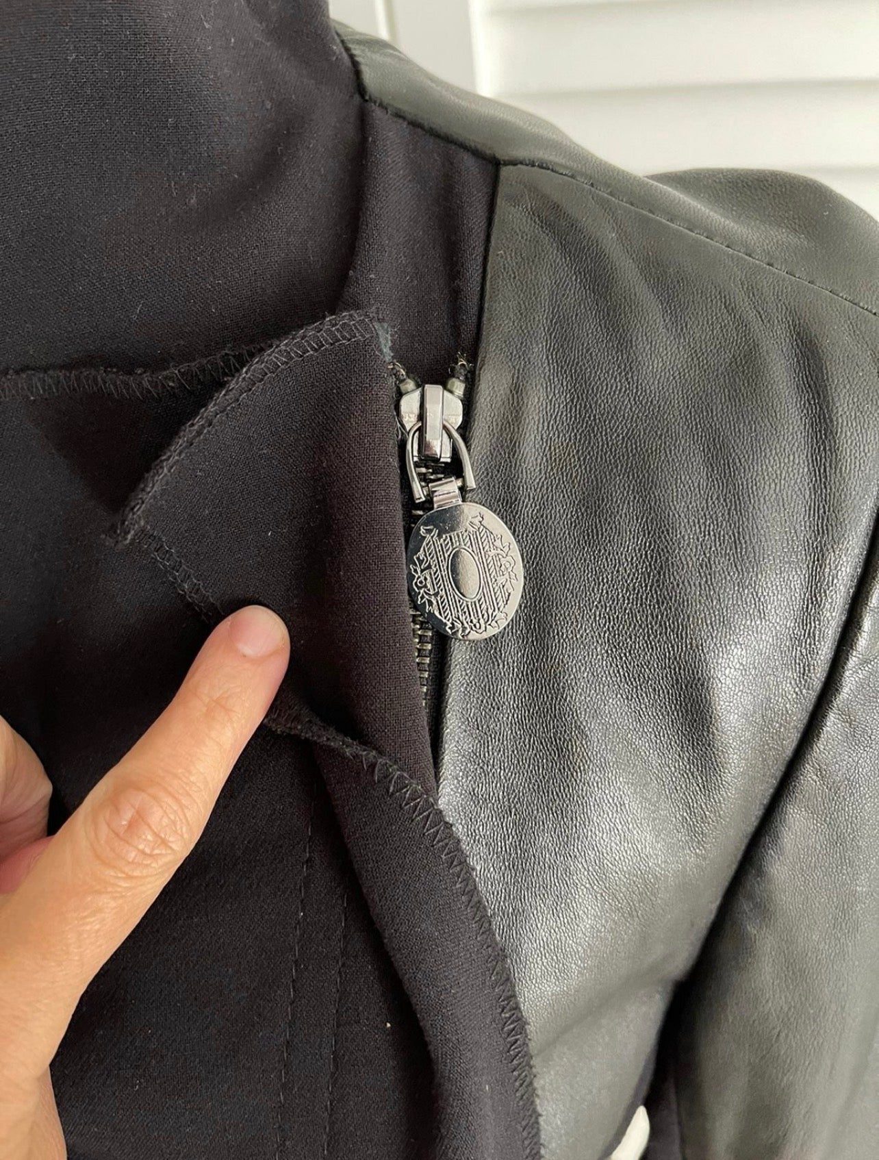 Elie Tahari Black Mixed-Media Leather Sleeve Jacket Size S