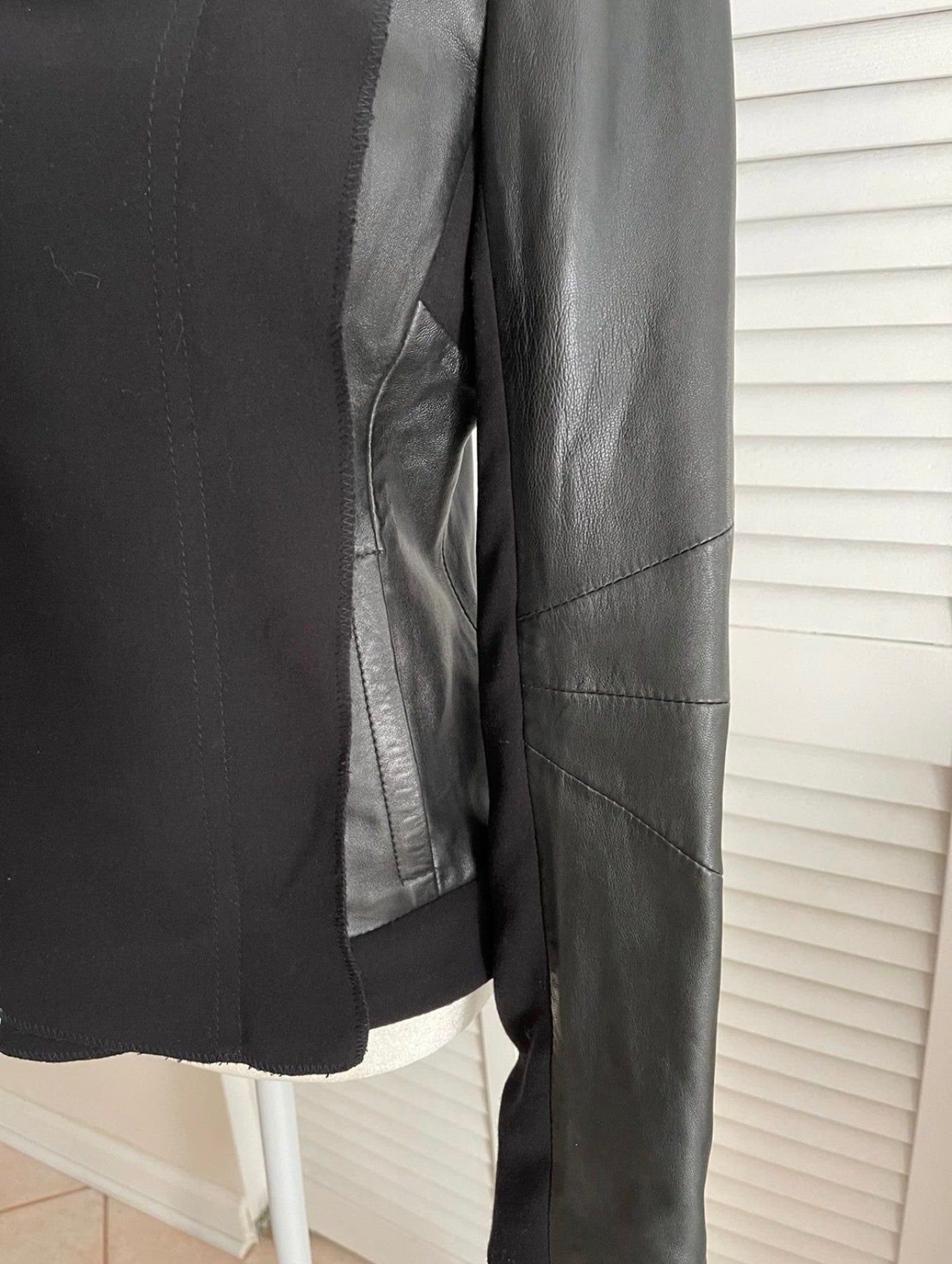 Elie Tahari Black Mixed-Media Leather Sleeve Jacket Size S