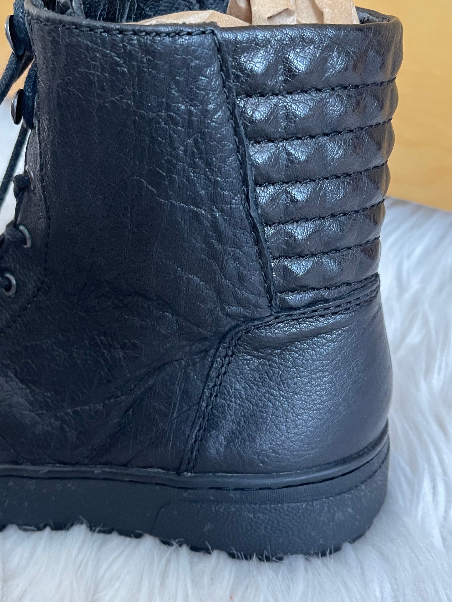 Steve Madden-Brand New Leather Ankle Boots Size 6